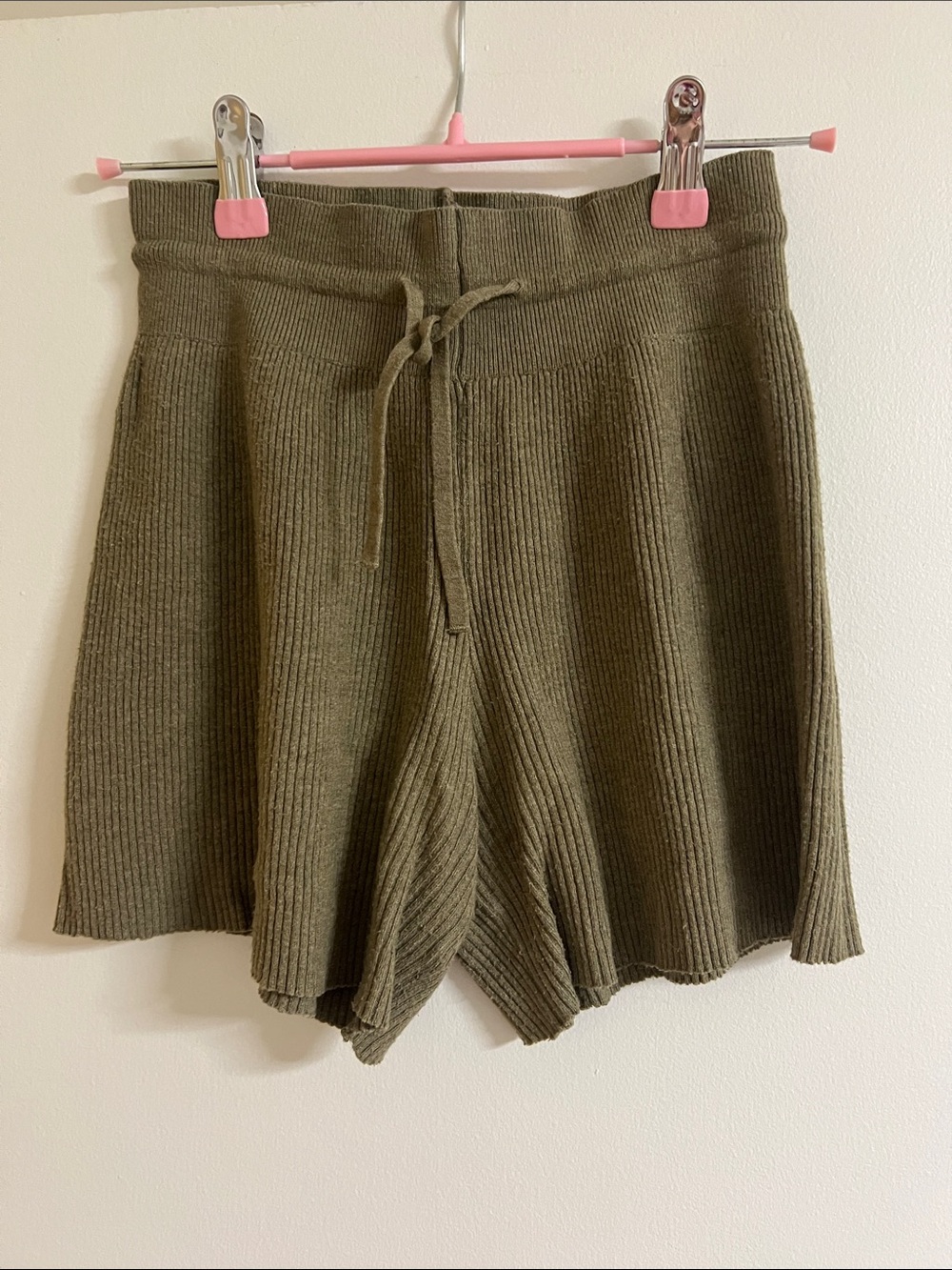 Uniqlo Ribbed Knit Drawstring Women's Shorts - Olive